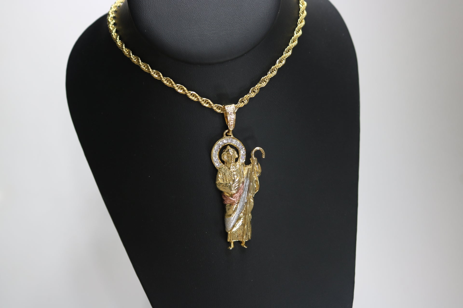 San Judas with Stones (18k Gold Plated) - Jewelry Set